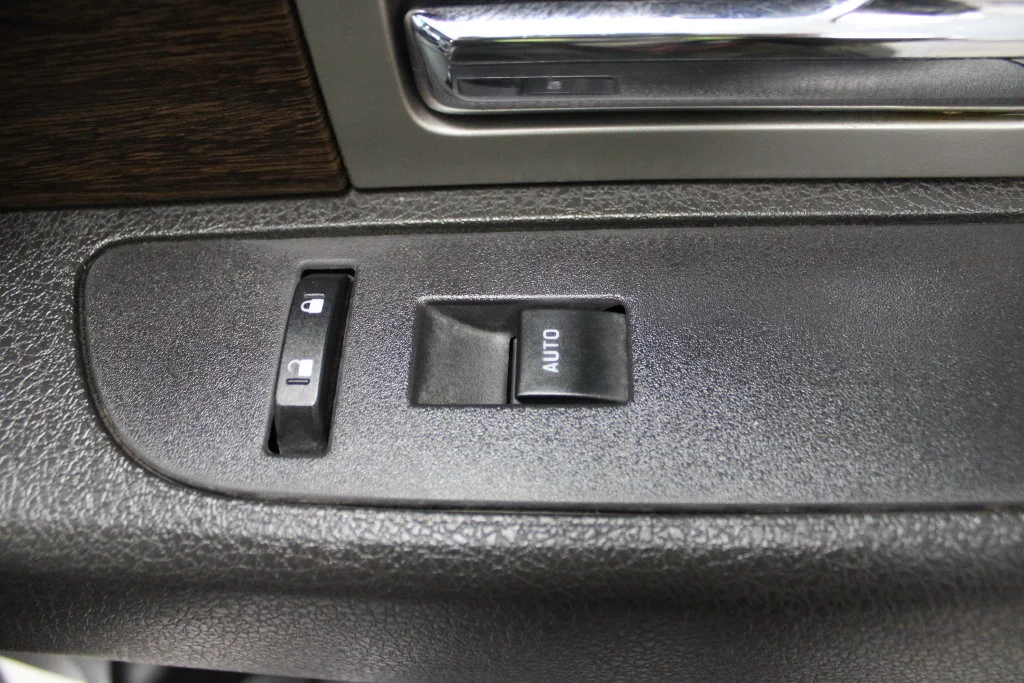 Used 2014 White Platinum Tri-Coat Metallic Ford Lariat image 40
