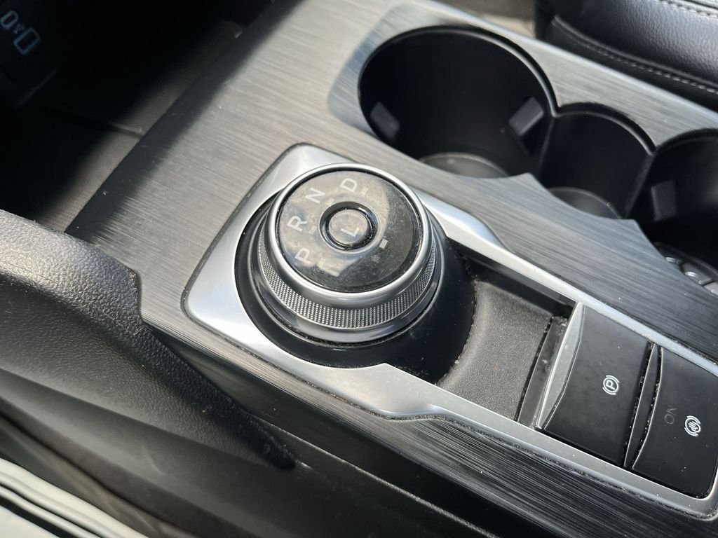 Used 2022 White Ford SEL image 21