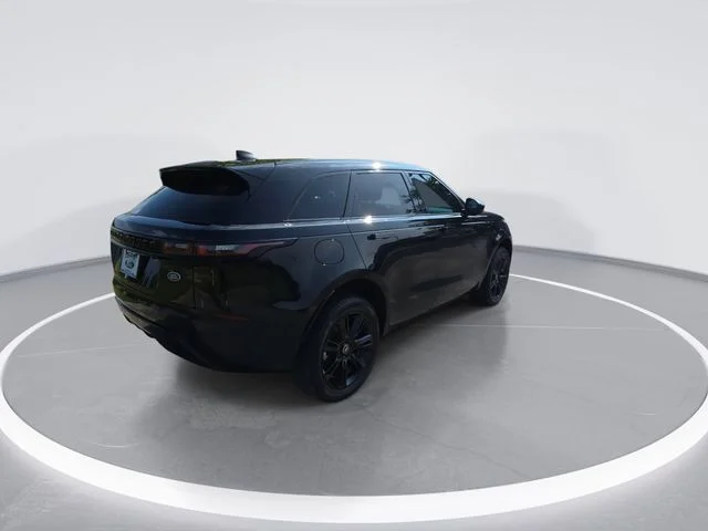 Used 2023 Black Land Rover R-Dynamic S image 8