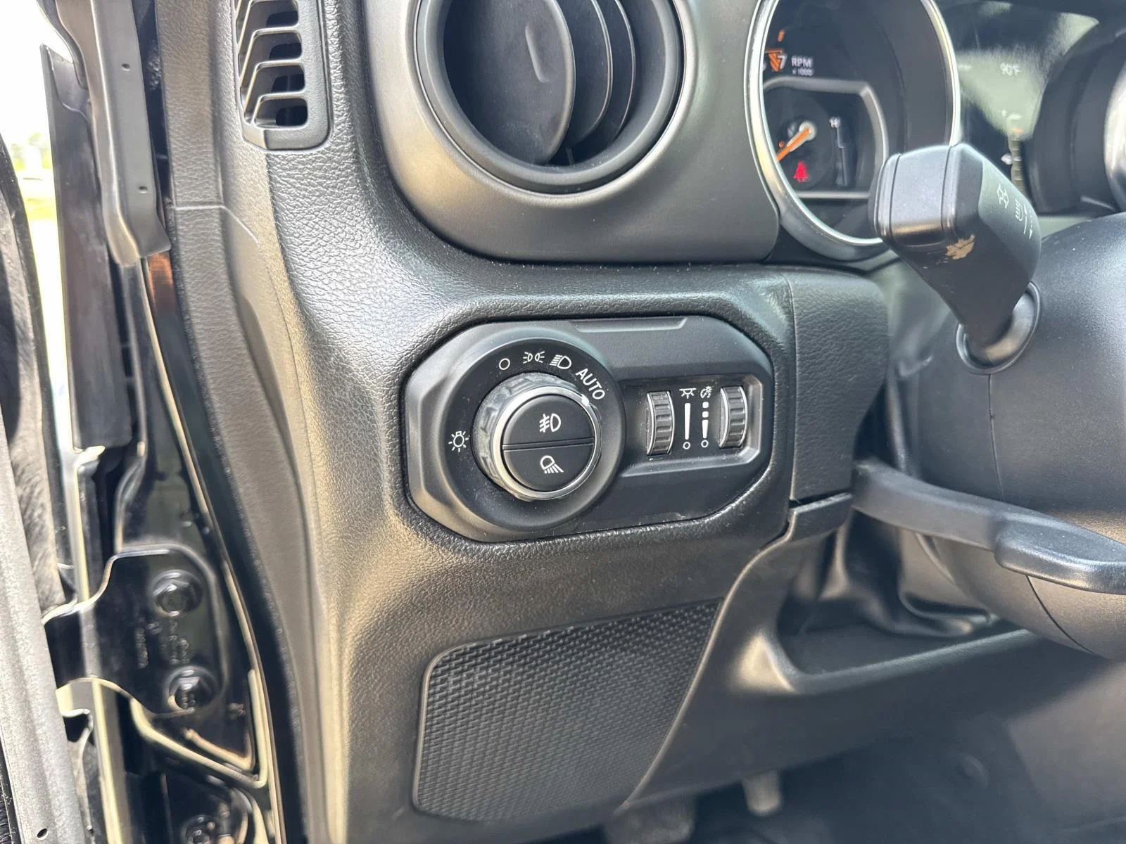 Used 2022 Black Jeep Sport S image 20