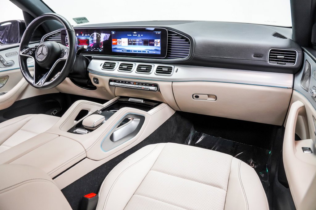 Used 2023 Black Mercedes-Benz GLB 250 image 22