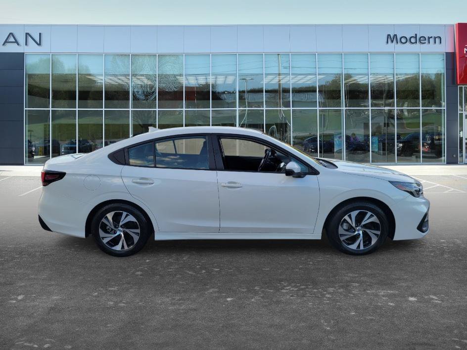 Used 2025 Crystal White Pearl Subaru Premium image 4