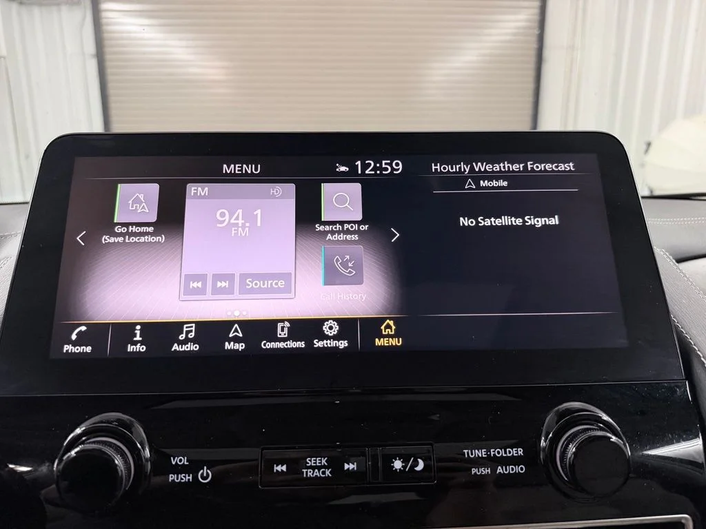Used 2023 Silver INFINITI Premium Select image 12
