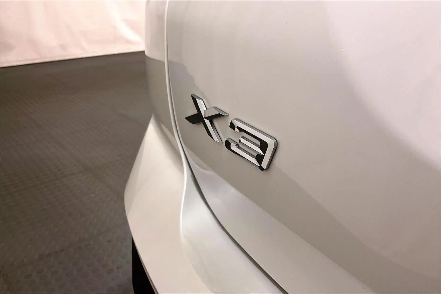Used 2022 Mineral White Metallic BMW xDrive30i image 18