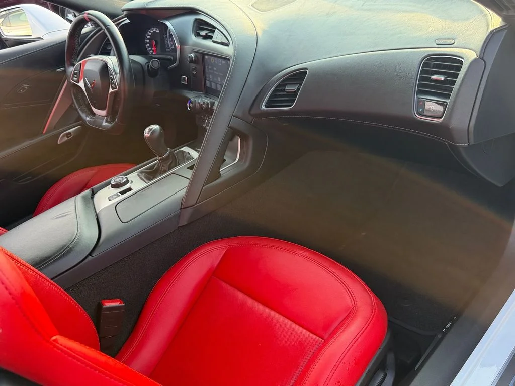 Used 2019 White Chevrolet Stingray image 15
