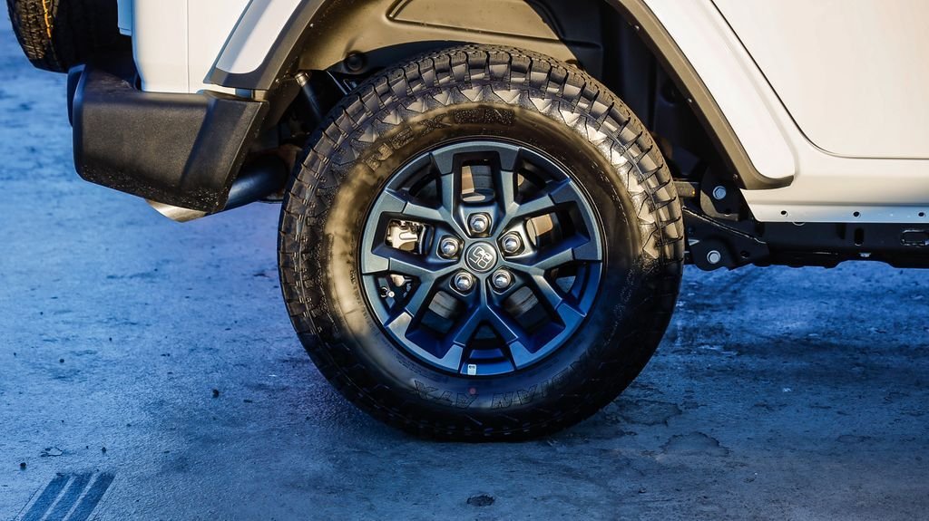 New 2026 Bright White Clearcoat Jeep 85th Anniversary Edition image 12