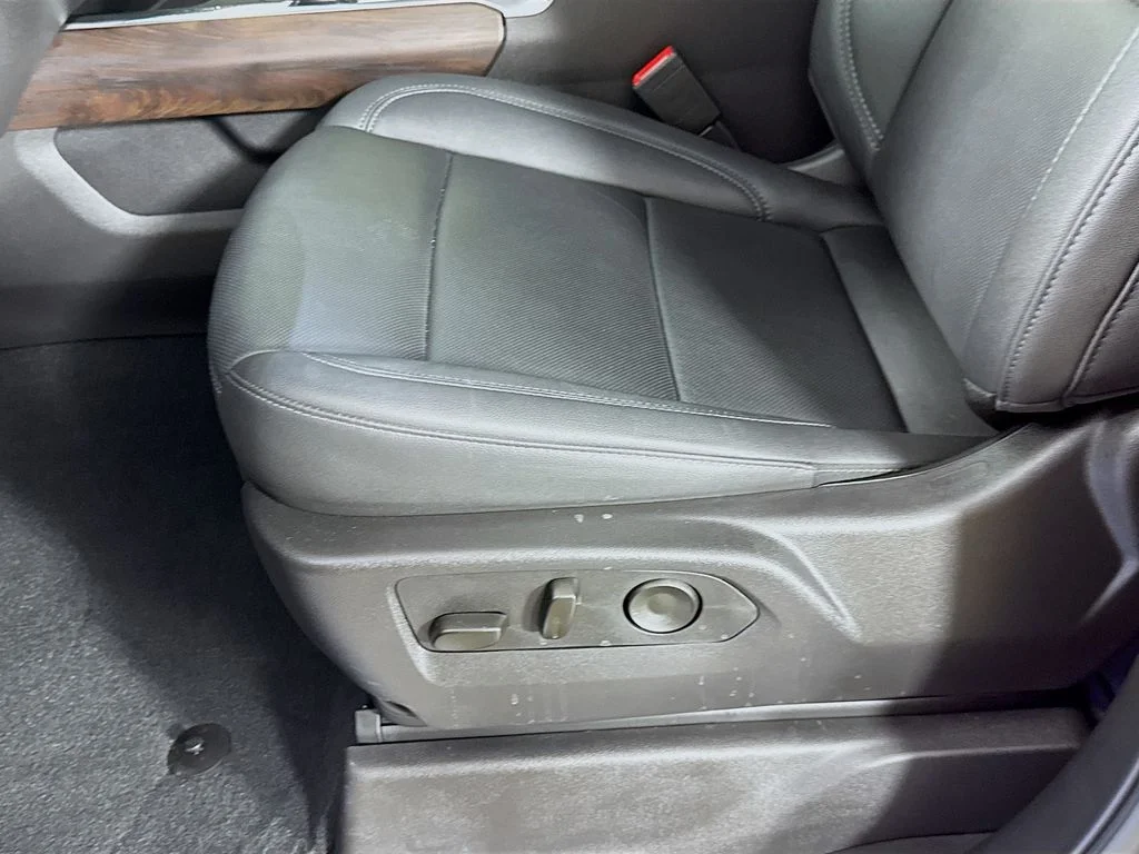 Used 2025 Red GMC SLT image 23