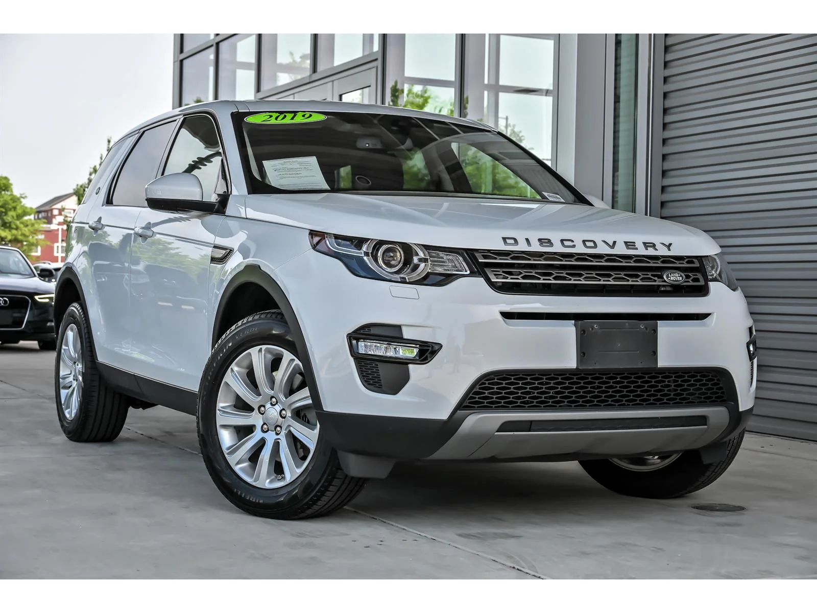 2019 Land Rover Discovery Sport 2.0 SE's photo