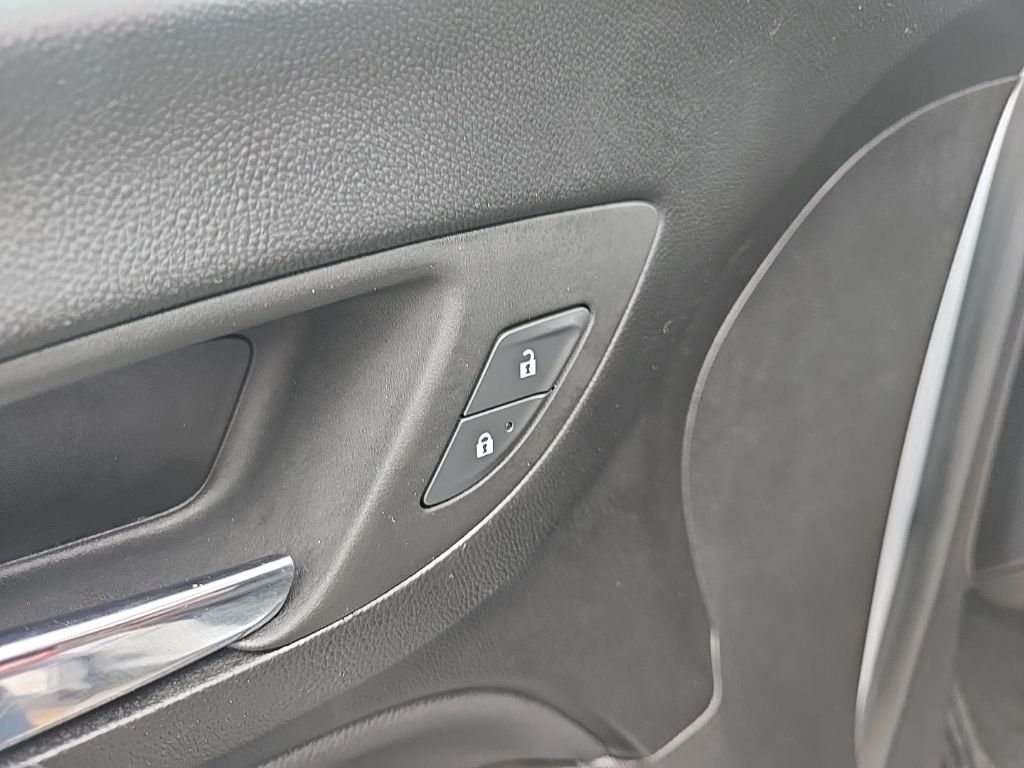 Used 2024 White Chevrolet LT image 33