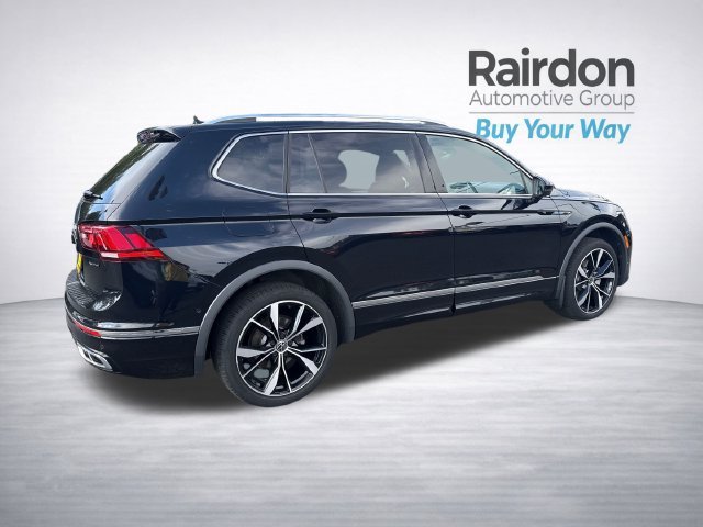 Used 2023 Deep Black Volkswagen SEL R-Line image 7
