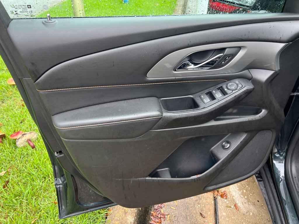 Used 2021 GRAPHITE METALLIC Chevrolet LT Cloth image 6