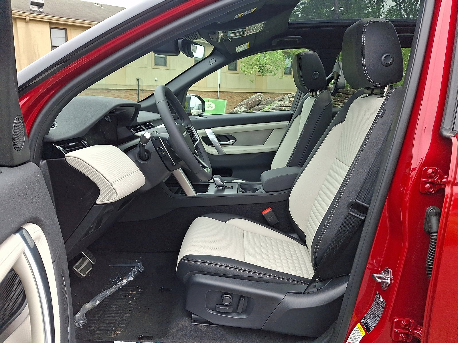 New 2026 Firenze Red Land Rover  image 11
