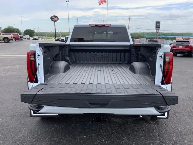 2026 GMC Sierra 3500HD Denali Ultimate - Photo 11