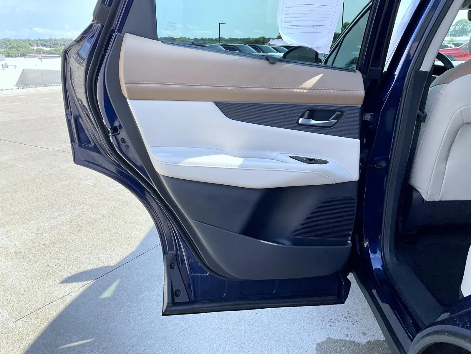 Used 2025 Blue Nissan Platinum image 18