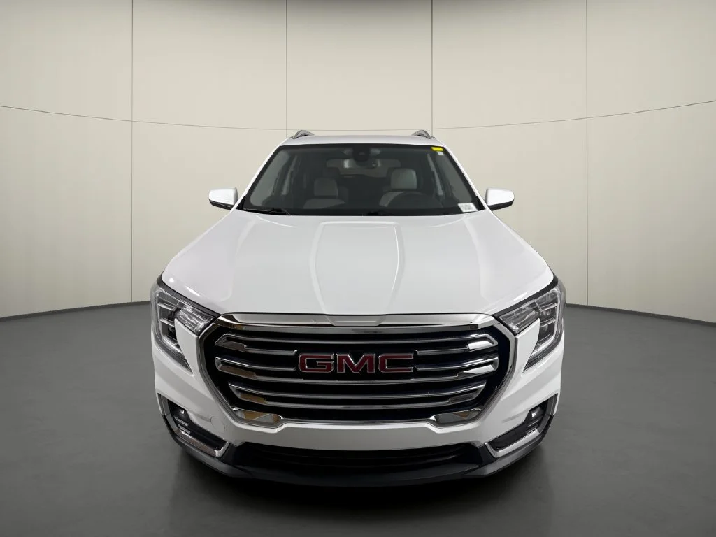 Used 2024 Summit White GMC SLT image 3