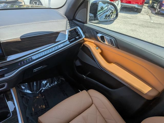 Used 2026 Black Sapphire Metallic BMW sDrive40i image 19