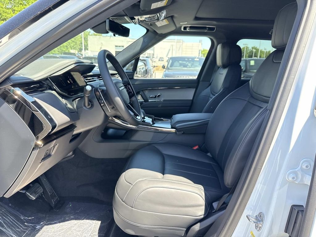 New 2026 Fuji White Land Rover Dynamic SE image 18