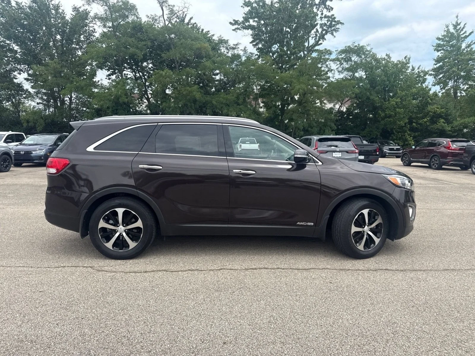 Used 2018 Polished Walnut Kia EX V6 image 28