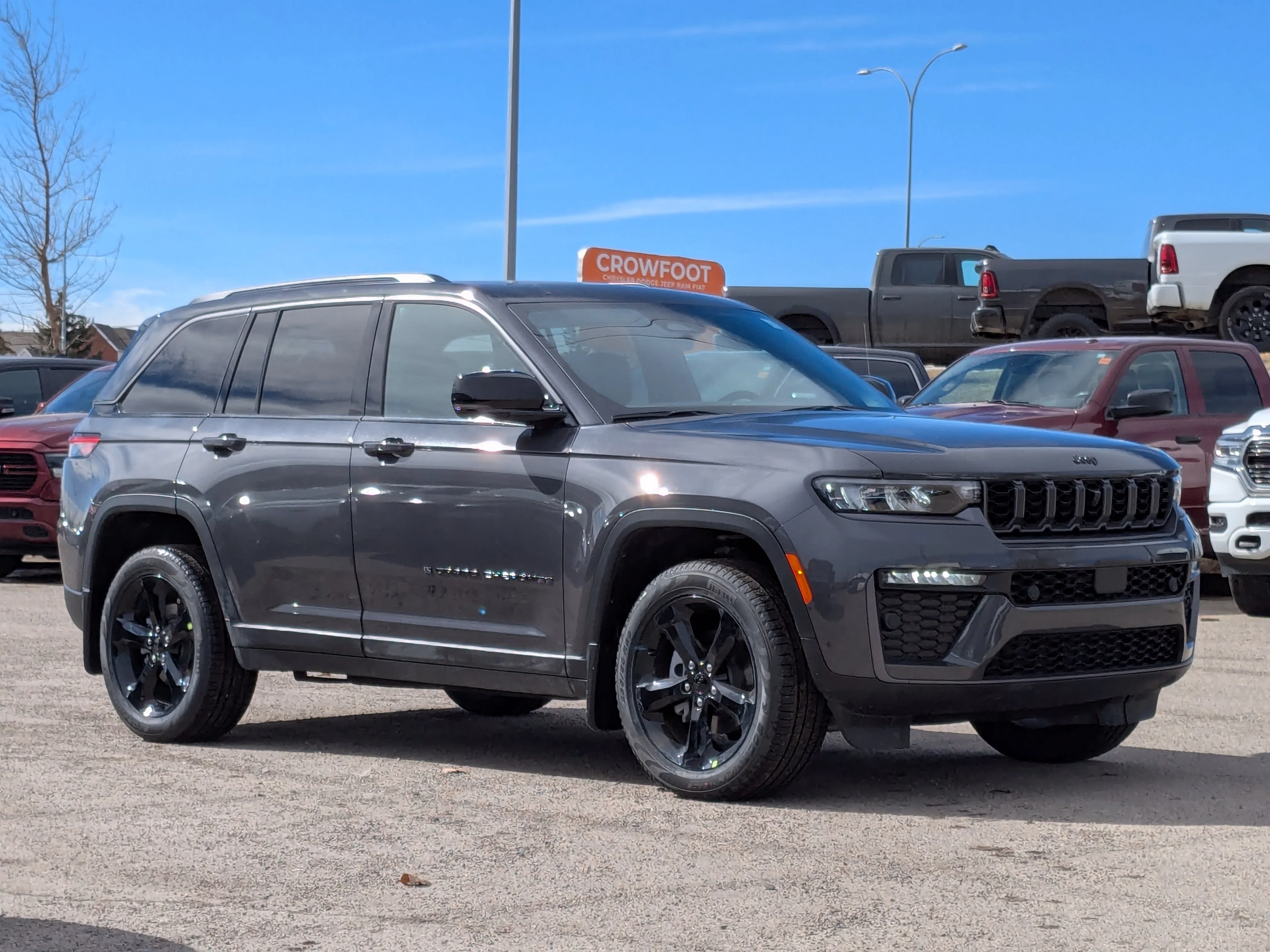 New 2026 Grey Jeep Limited - -Panoramic Sunroof - Limited Altitude Pack - 20 Gloss Black Wheels - Luxury Tch II & More image 2