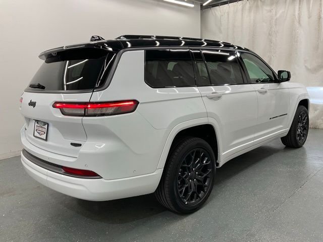 New 2026 Bright White Clear-Coat Exterior Paint Jeep Summit image 7