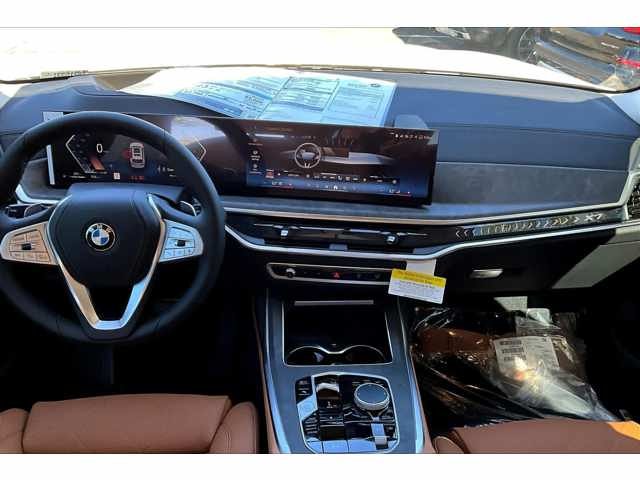 New 2026 Mineral White Metallic BMW xDrive40i image 5