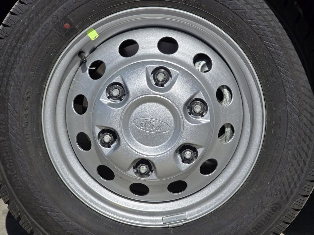 New 2026 Agate Black Metallic Ford XLT image 27