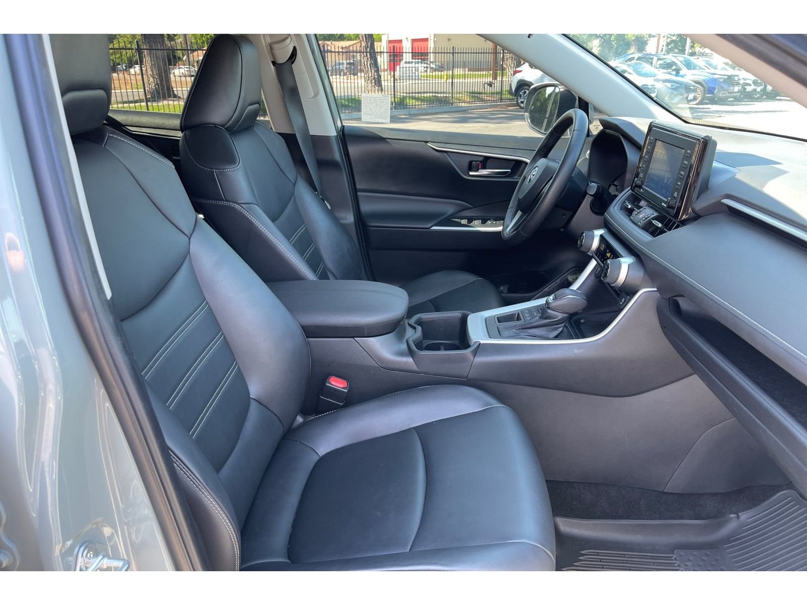 Used 2022 Lunar Rock Toyota XLE Premium image 20