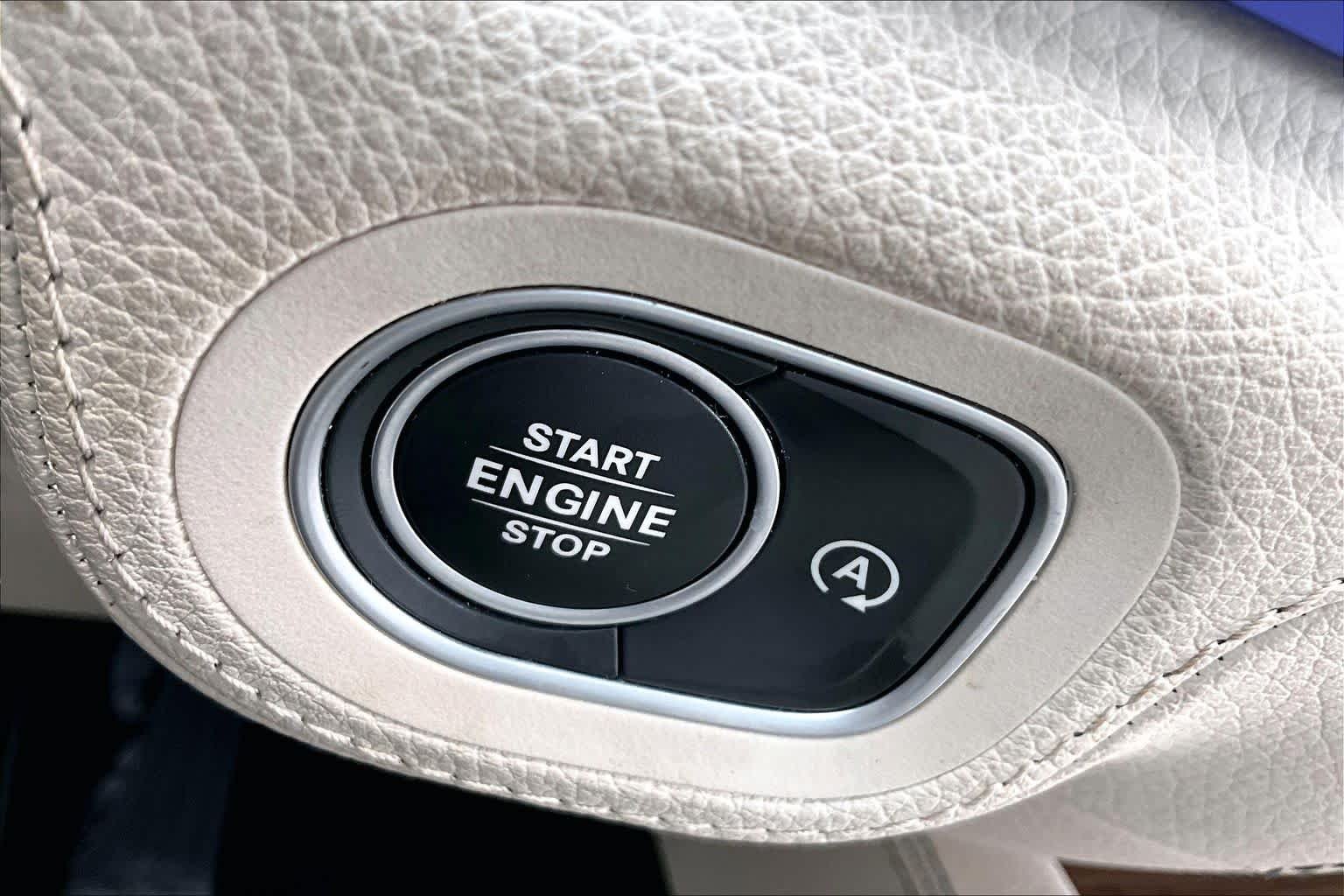 Used 2024 MANUFAKTUR Diamond White Metallic Mercedes-Benz GLE 350 image 33