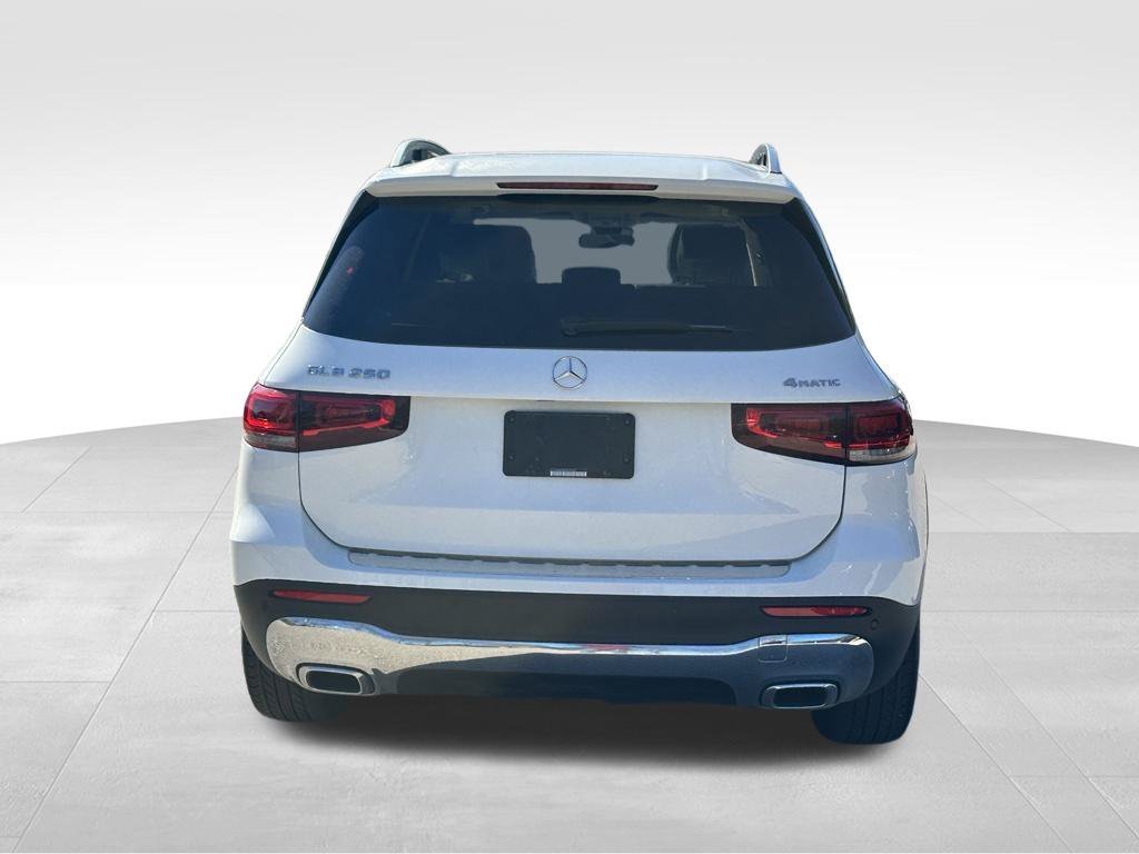 Used 2022 White Mercedes-Benz GLB 250 image 7