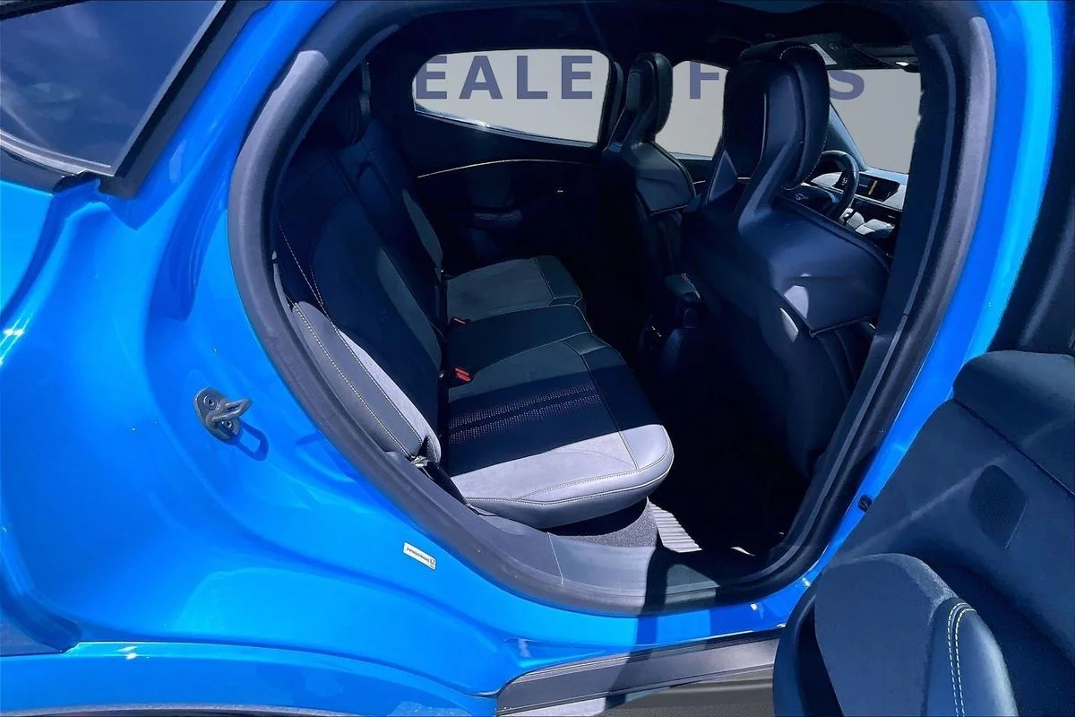 Used 2023  Ford GT image 25