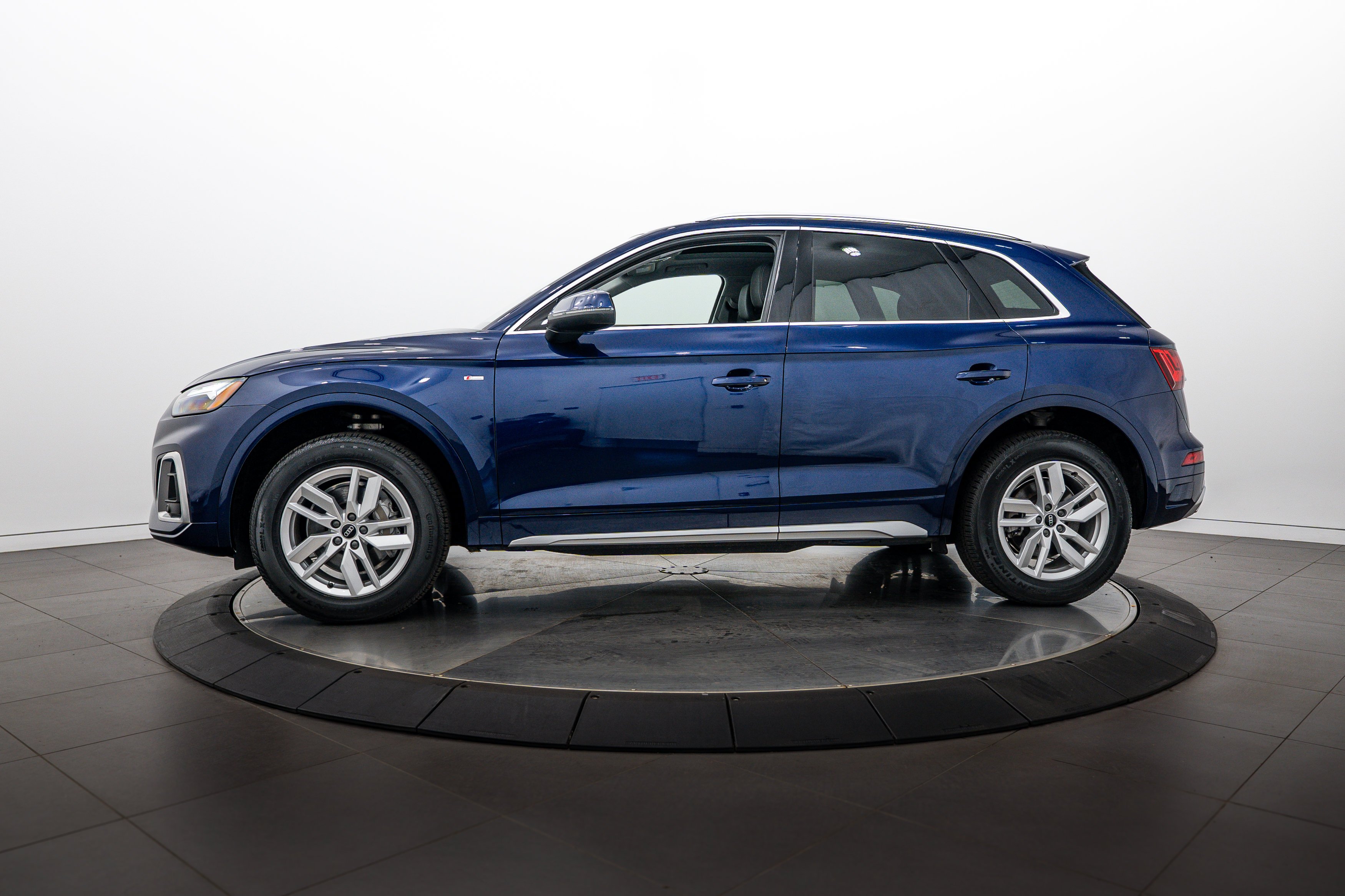 Certified Used 2023 Navarra Blue Metallic Audi S line Premium image 7