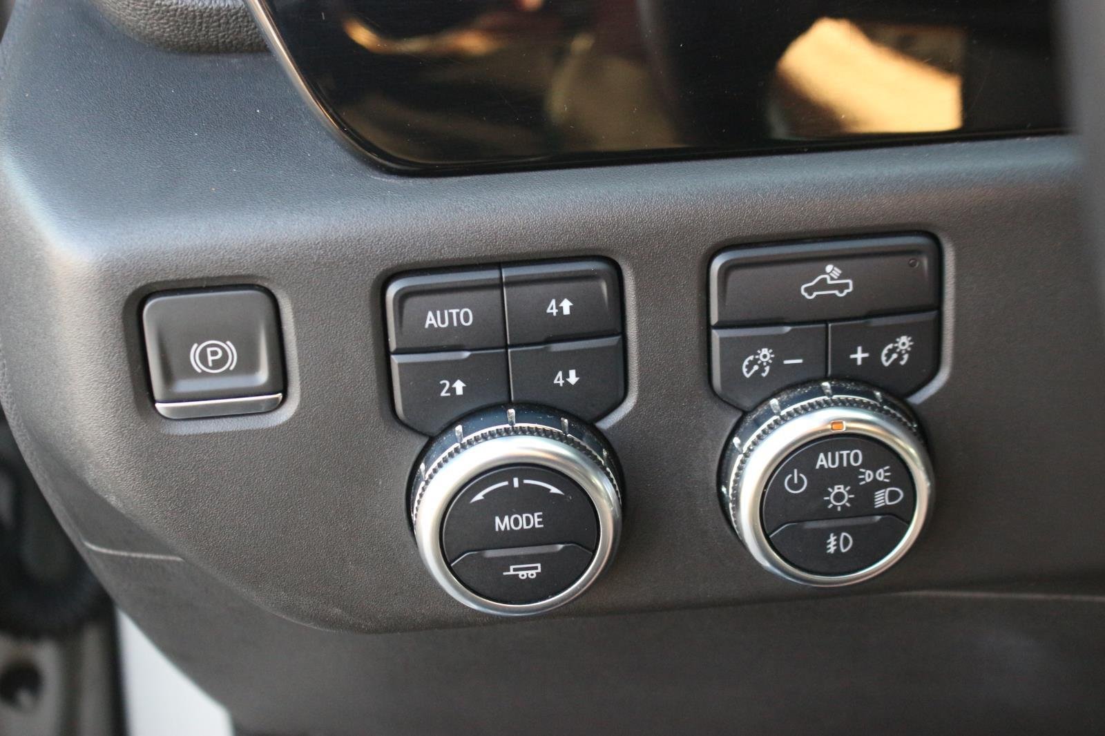 Used 2022 Quicksilver Metallic GMC Elevation image 32