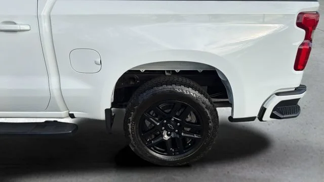 Used 2024 Summit White Chevrolet RST image 34