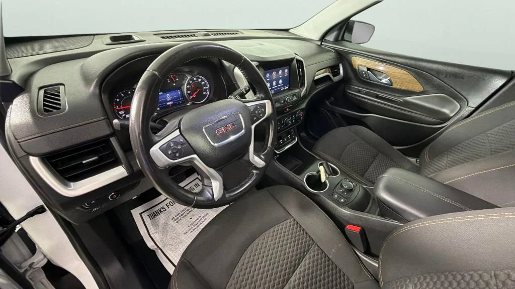 Used 2021 SUMMIT WHITE GMC SLE image 18