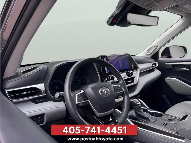 Used 2024 Gray Toyota Platinum image 13