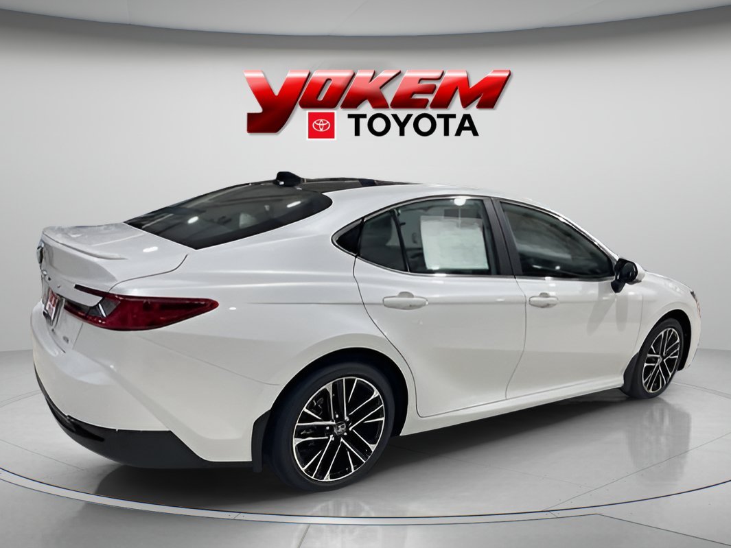 Used 2025 White Toyota XLE image 5