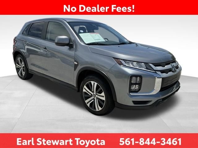 Used 2024 Gray Mitsubishi 2.0 ES image 2