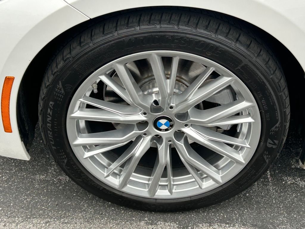 2023 BMW 3 Series 330i photo 5