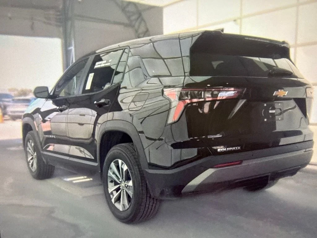 Used 2025 Black Chevrolet LT image 3