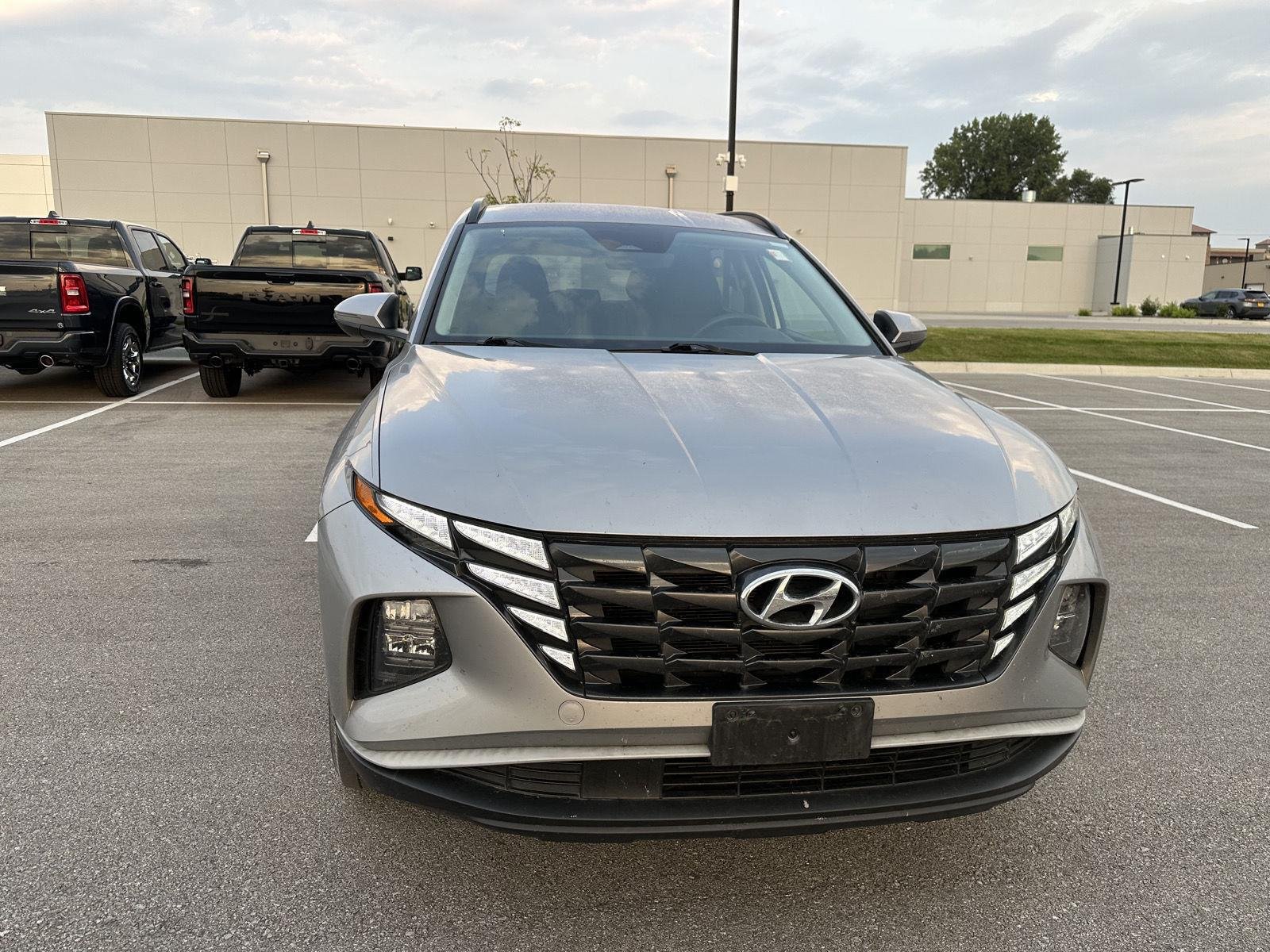 Used 2022 Shimmering Silver Hyundai Blue image 6