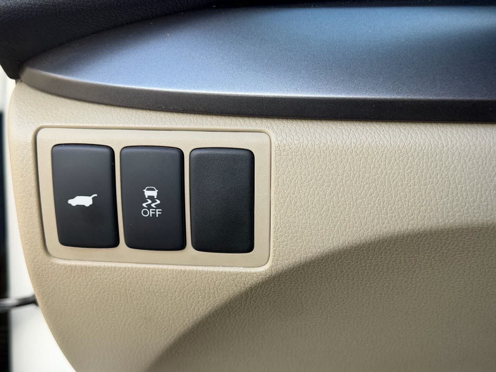 Used 2013 White Acura Tech Pkg image 19