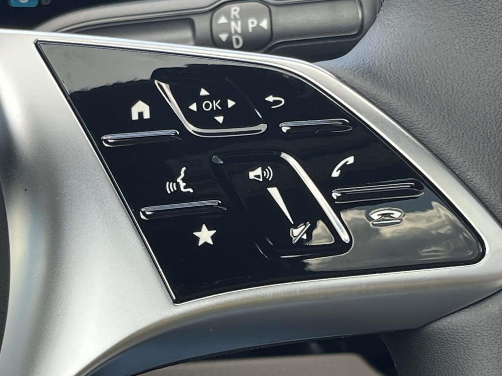 New 2026 Polar White Mercedes-Benz GLA 250 image 35
