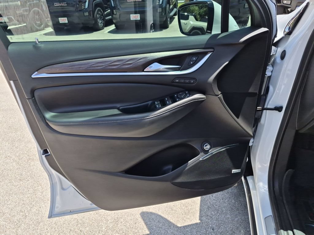 Used 2024 White Frost Tricoat Buick Avenir image 19
