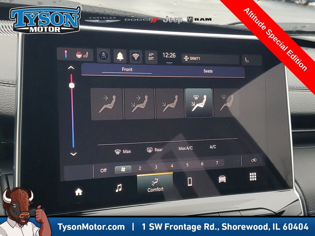New 2026 Diamond Black Crystal Pearlcoat Jeep Latitude image 28
