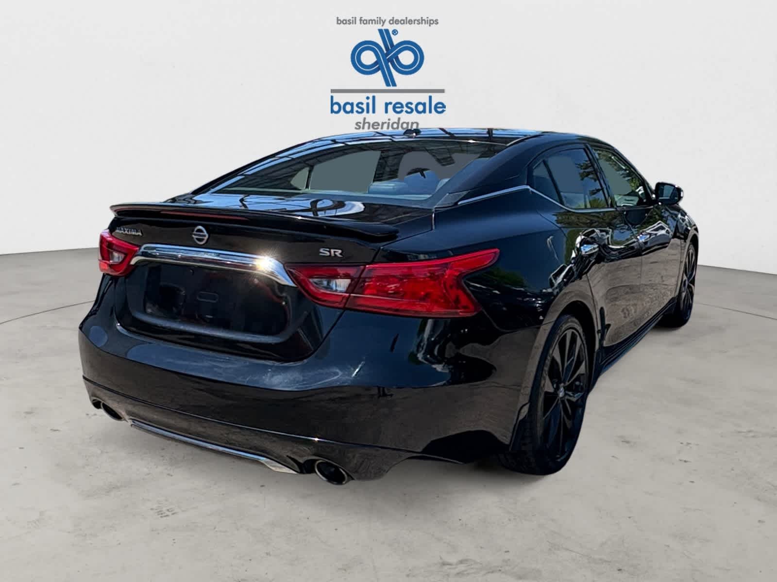 Used 2017 Super Black Nissan SR image 7