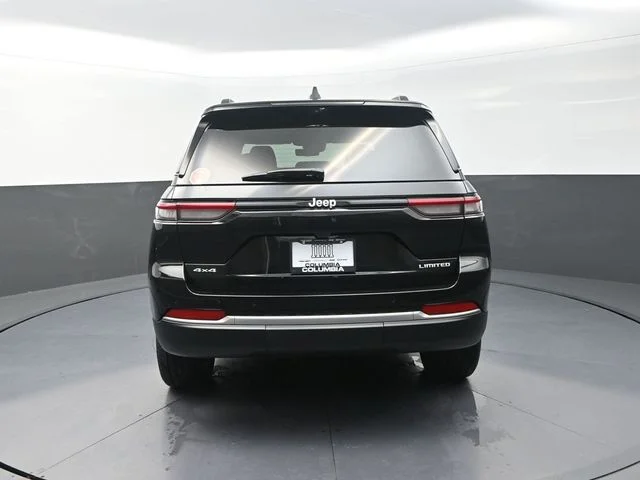 New 2026 Diamond Black Crystal Pearlcoat Jeep Limited image 8