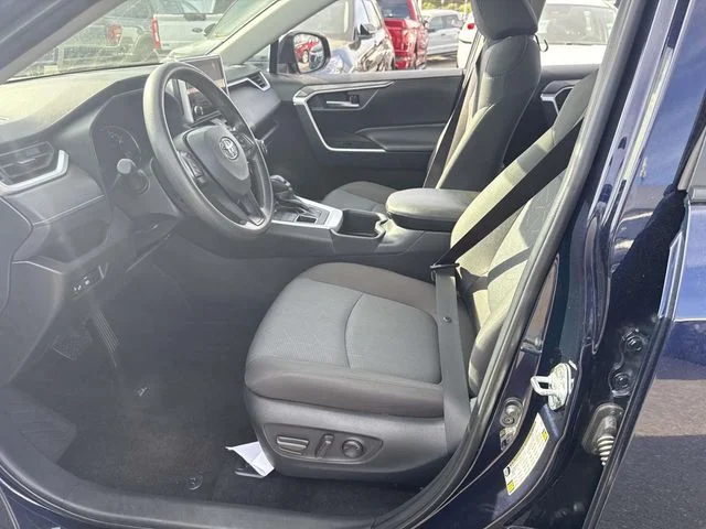 Used 2025  Toyota XLE image 17
