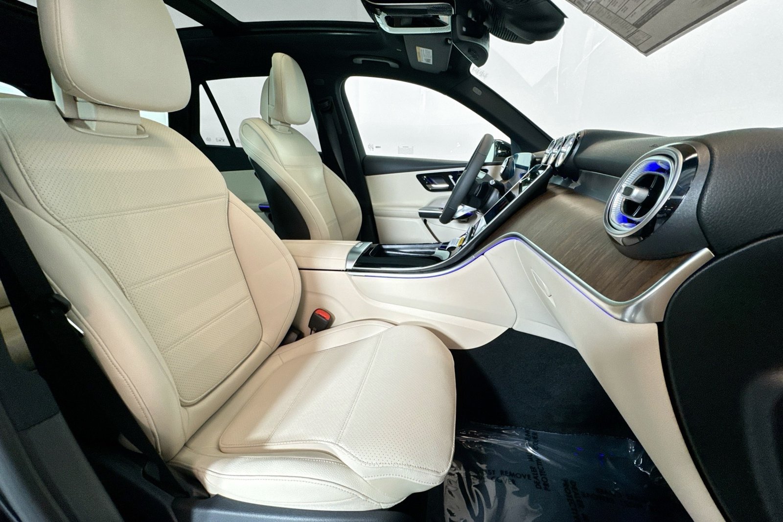 New 2026 Black Mercedes-Benz GLC 300 image 29