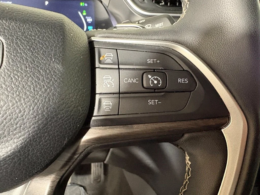 Used 2024 White Jeep 4xe image 25