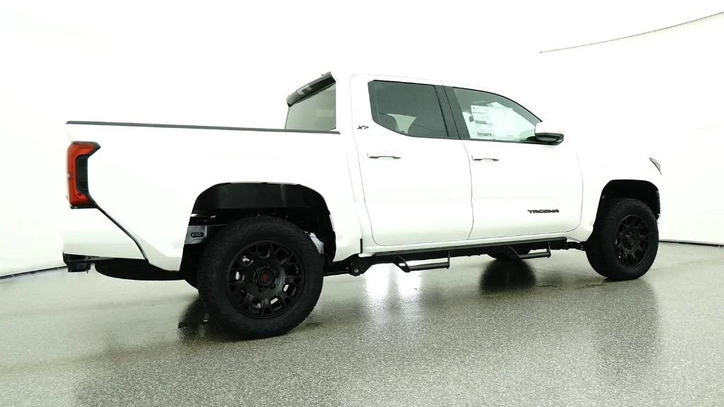 New 2026 Ice Cap Toyota SR5 image 7